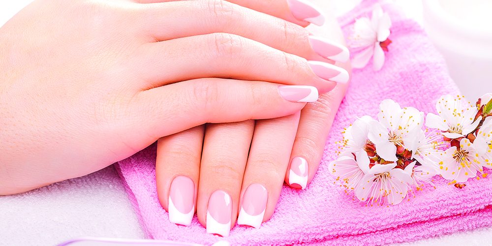 جمالك سيدتي من جمال اظافرك و يديك