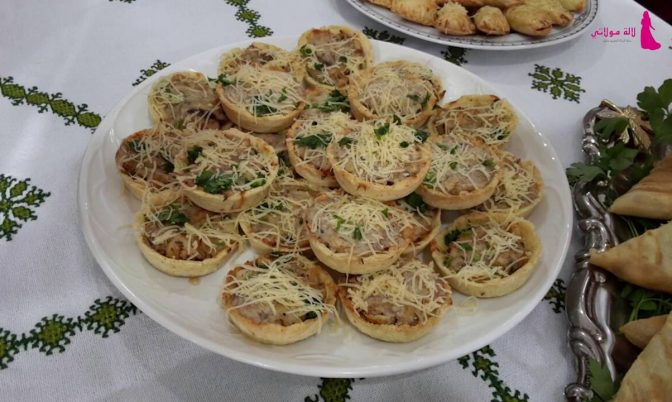 بريوات بالسبانخ مع ميني كيش
