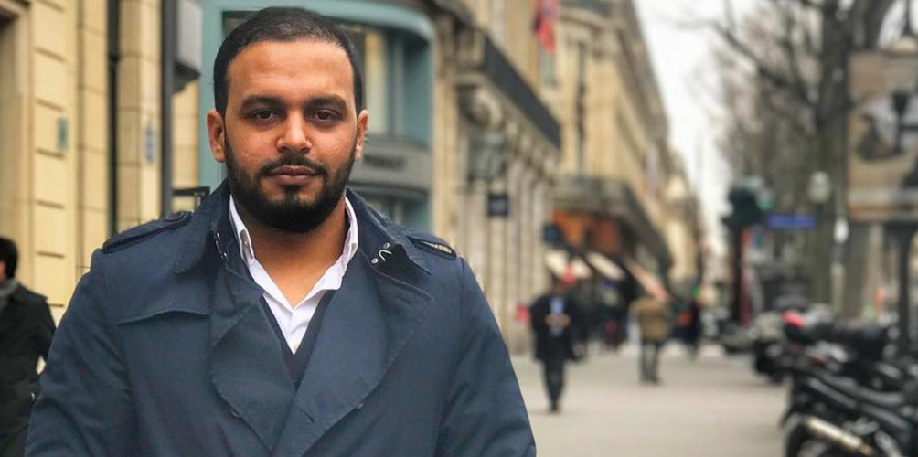 « لحبيب » يضحك باريس بهدف تضامني