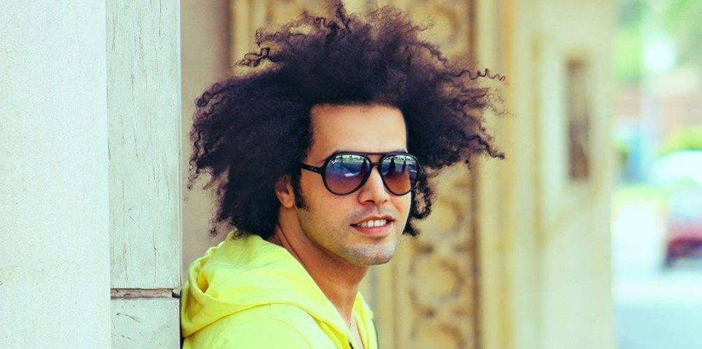 أزيد من مليون مشاهدة لسكيتش عبد الفتاح الجريني مع العارضة المغربية دينا اقصبي