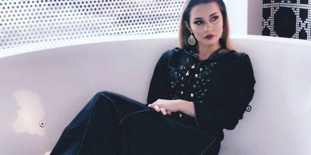 شوفو إطلالات جميلة جدا بالجلابة لعبير براني أخت كوثر براني
