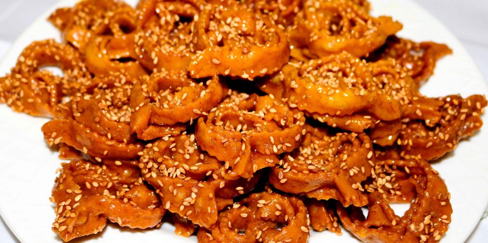 لالة مولاتي كتقترح عليك طريقة سهلة لشباكية رمضان