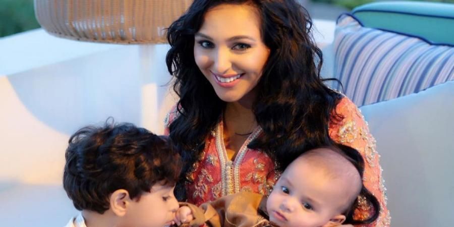 بالفيديو : زوجة وأبناء أحمد شوقي يتمنون له عيدميلاد سعيد