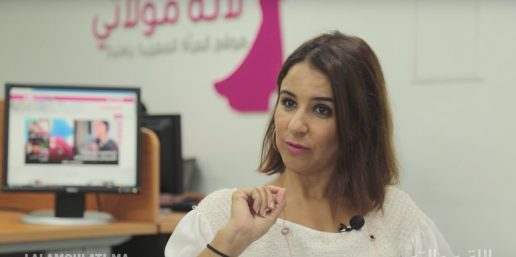 شوفو ردة فعل سامية أقريو مع واحد سبها و شتمها في الفيسبوك