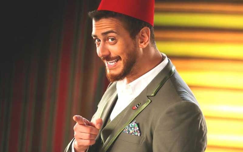 بالصور : سعد لمجرد فرحان بزاف و كيشكر المعجبين ديالو