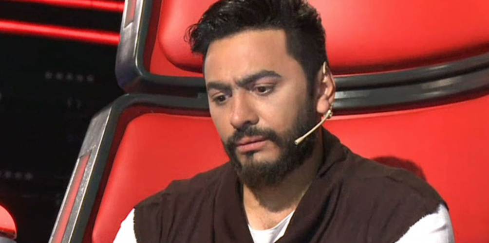 بنطلون تامر حسني يحدث ضجة في The Voice Kids