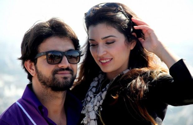 صورة..عمر لطفي يهدي زوجته فرح الفاسي هدايا جميلة..اكتشفوها!