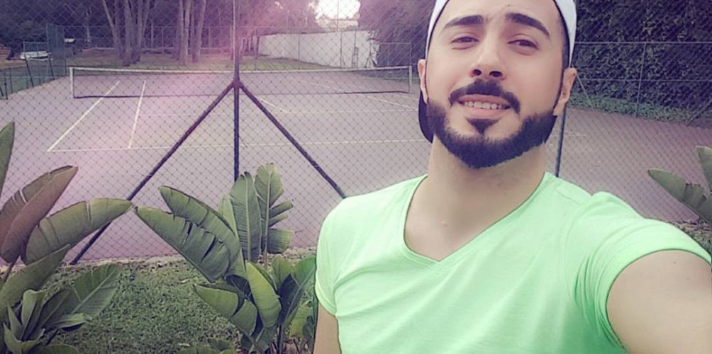 صورة لبدر سلطان رفقة والده..فهل يشبهه؟