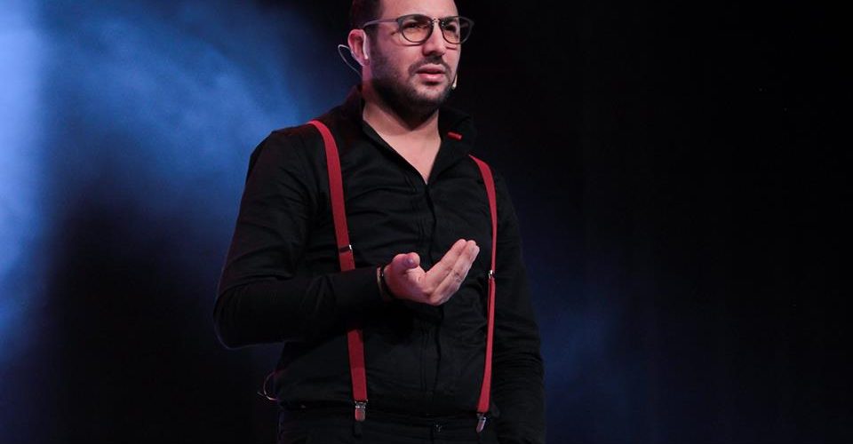 احتفالا بعيد المرأة..ايكو يقدم سكيتش مضحك جدا من قلب المعهد الملكي للشرطة