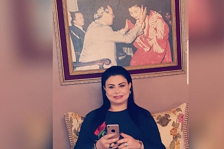 بالفيديو.. لطيفة رأفت تغني « حتى لقيت اللي تبغيني » من الفراش!