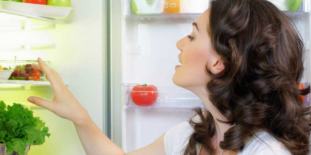 تسبب القيء والإسهال.. حذار من المواد منتهية الصلاحية