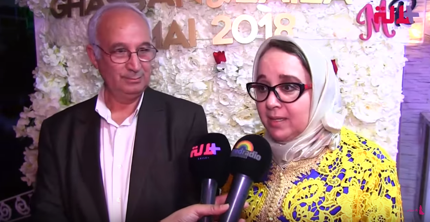 والدة الكوميدي غسان : « نهار شفتو كيقيس اللبسة ديال العرس بكيت « 