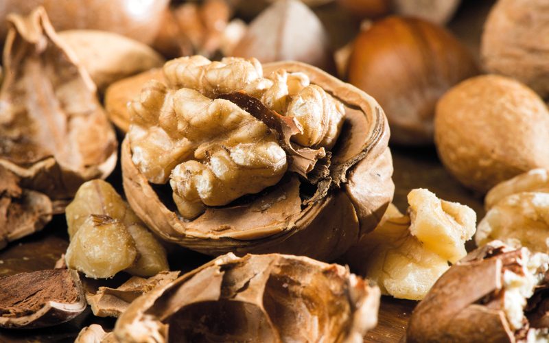 السمسم و المكسرات… لراغبات في زيادة الوزن