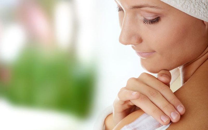 ماسكات طبيعية لترطيب الجسم في المنزل