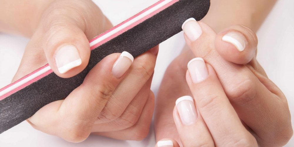 فيديو…كيف تعتنين بأظافرك في البيت