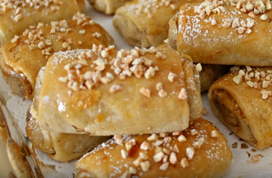 شهيوات رمضان… مورقات بعجينة المسمن بحشوة حلوة (فيديو)