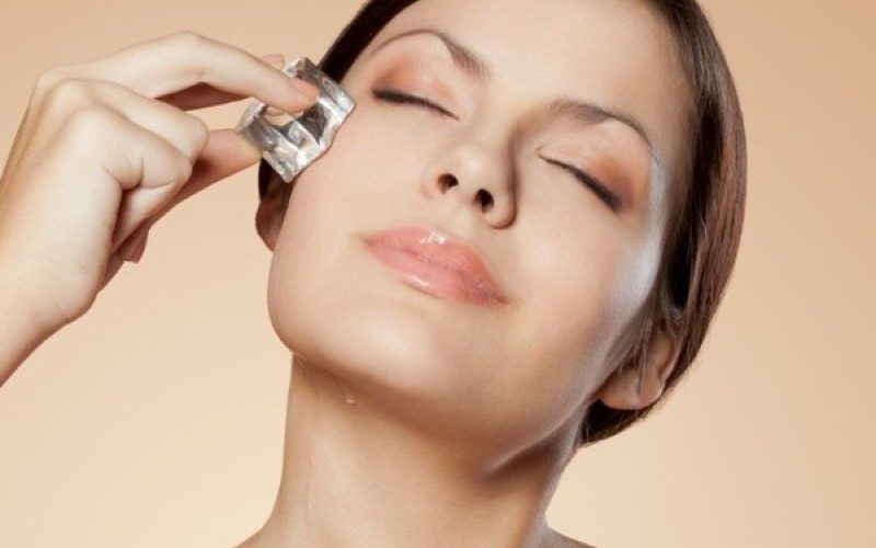 مكعبات الثلج لعلاج احمرار البشرة …وصفة