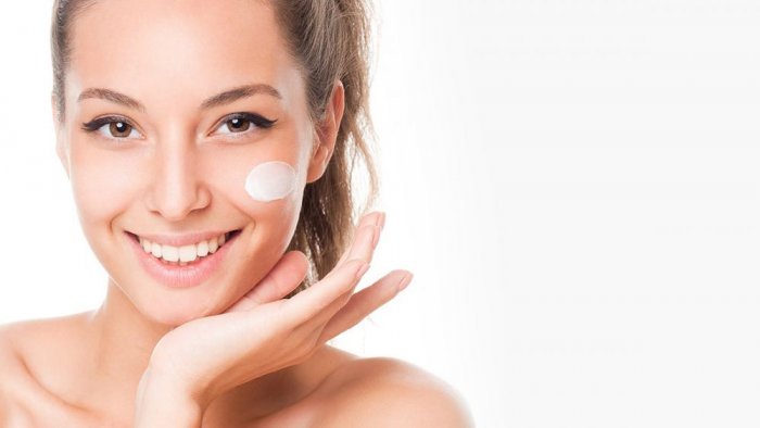 ماسك العسل والشوفان لبشرة مشرقة صباحا