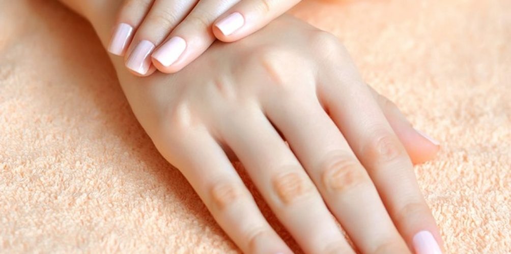 مقشر سهل لتفتيح اليدين بتلاث درجات