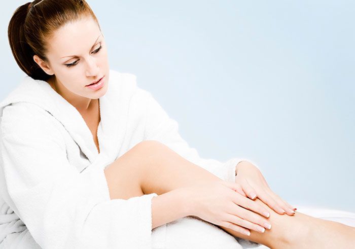 الخل الأبيض وزيت الزيتون لتأخير نمو الشعر…وصفة