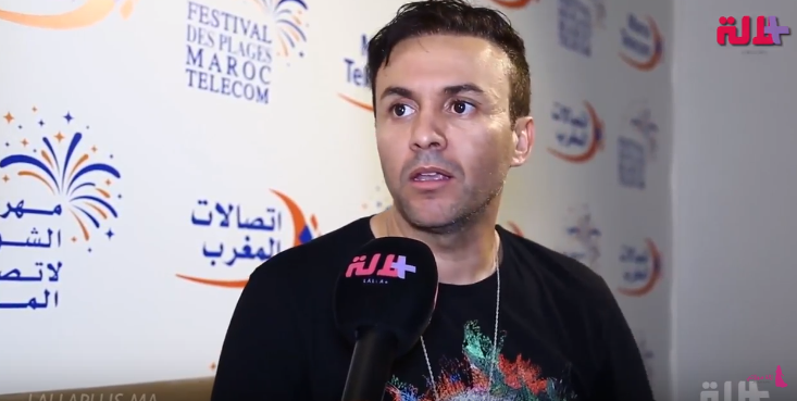 حاتم إدار ردا على منتقديه : » مالنا قتلنا كينيدي .. كاينين ناس لي كيحبو الفن ديالي « 