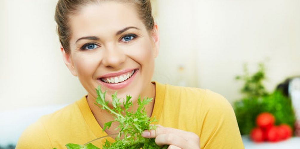 أطعمة يجب تجنبها للحفاظ على بشرة نضرة و صحية