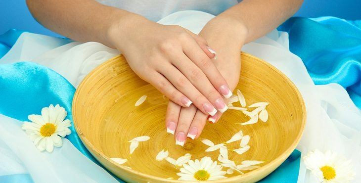 عصير البطاطس للتخلص من جفاف و إسمرار اليدين