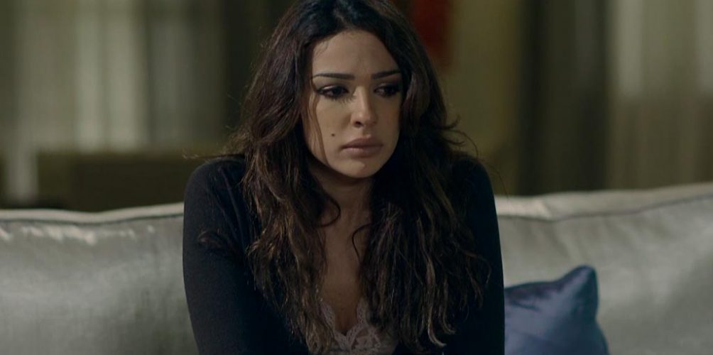 نادين نسيب نجيم تودع والدها إلى دار البقاء بحضور الأصدقاء (فيديو)