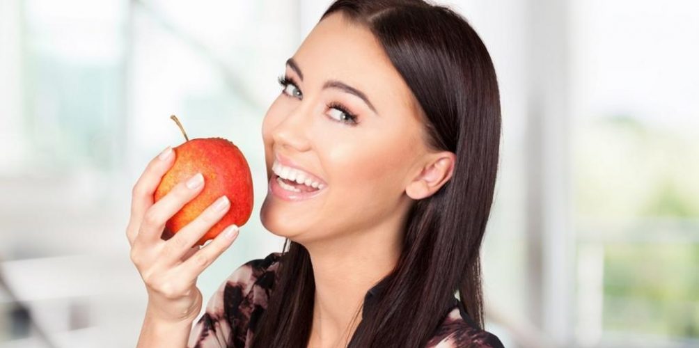 تناول الفاكهة بعد الأكل و وشرب الشاي عادات سيئة تجنبيها