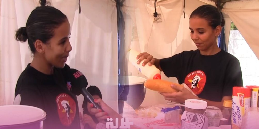 ضحكتها تبعث التفاؤل.. صاحبة مشروع للمأكولات الخفيفة: أي امرأة خاصها تتحرك (فيديو)