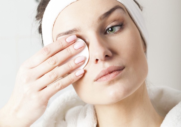 امزجي هذه الزيوت و ستحصلين على مزيل مكياج طبيعي