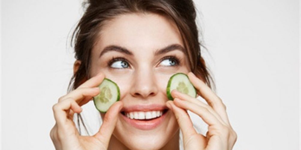 الخيار والأفوكادو للتخلص من الجلد الميت على البشرة!