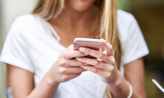 خبراء يحذرون: رقم هاتفك في مواقع التواصل الاجتماعي يعرضك للخطر!