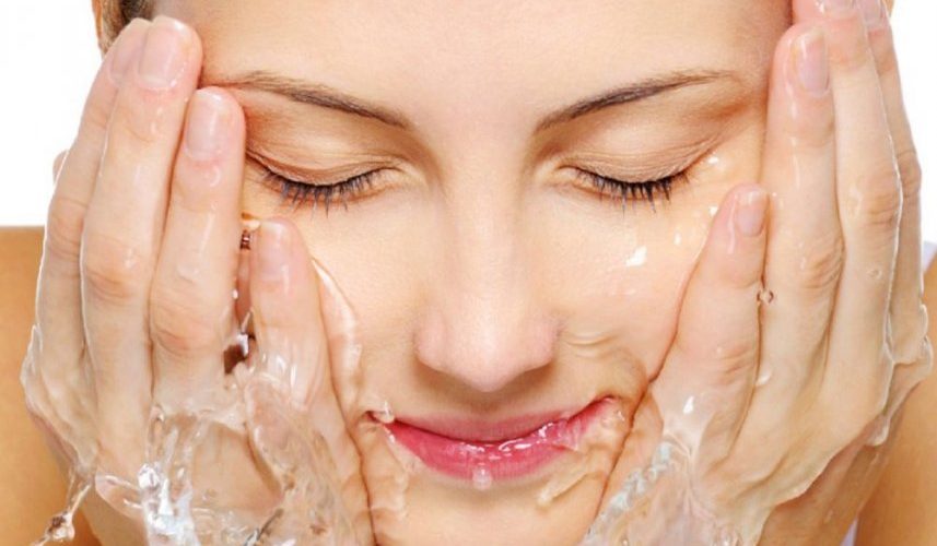 للبشرة الدهنية مقشر طبيعي