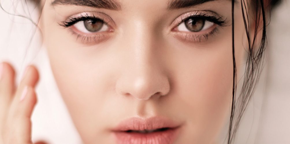 بمكونات بسيطة جداً.. وصفة طبيعة لتتخلصي من الرؤوس السوداء