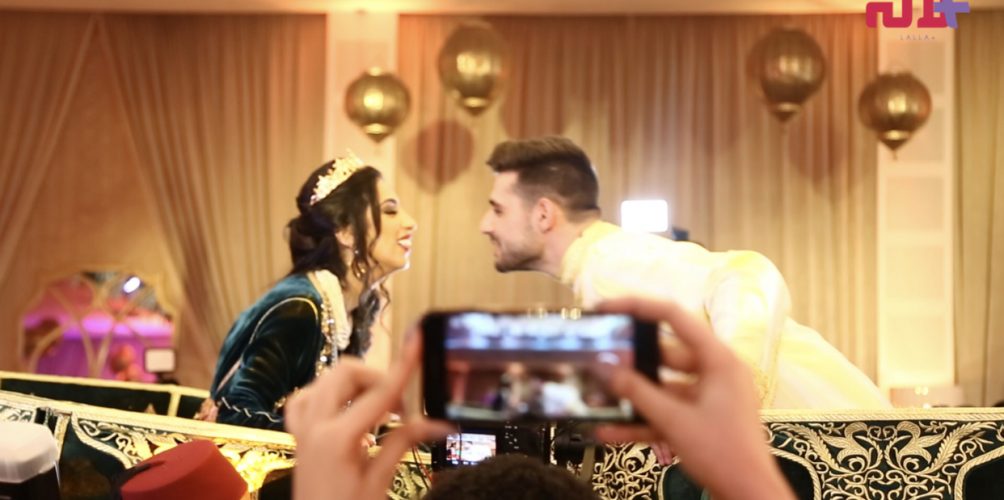 ماريا وكاظم فوق « الميدة ».. رقص وقُبل ! (فيديو)