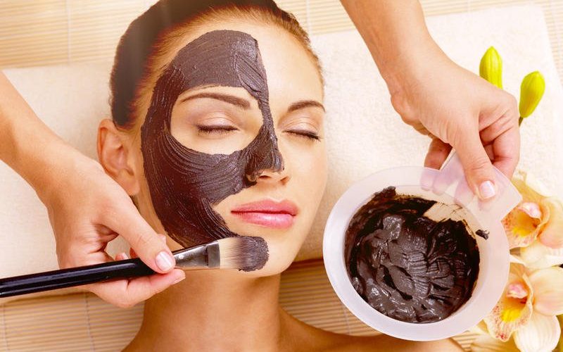 ماسك و مقشر طبيعي للتخلص من حب الشباب