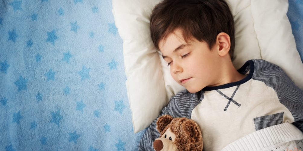 !انتبهي..قلة نوم طفلك تؤثر على دماغه