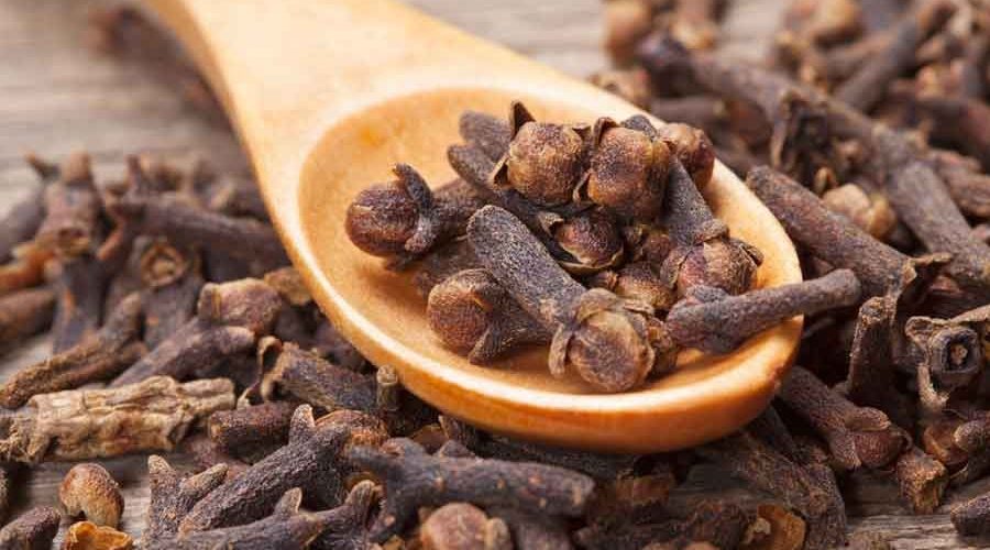 يقوي الشعر و يعالج القشرة..إنه القرنفل!‎