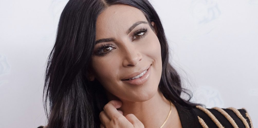 سر غريب وراء وجه كيم الخالي من التجاعيد!