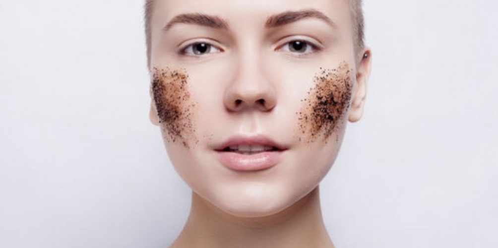 تنعم الوجه وتنحفه.. فوائد مذهلة لحثل القهوة!