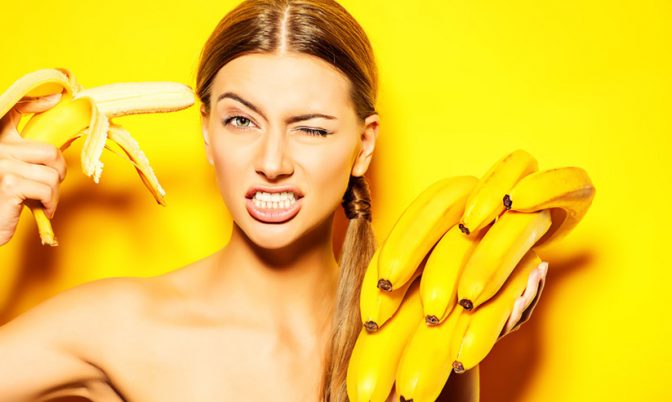 لتفتيح البشرة.. قناع الموز والعسل ينفعك !
