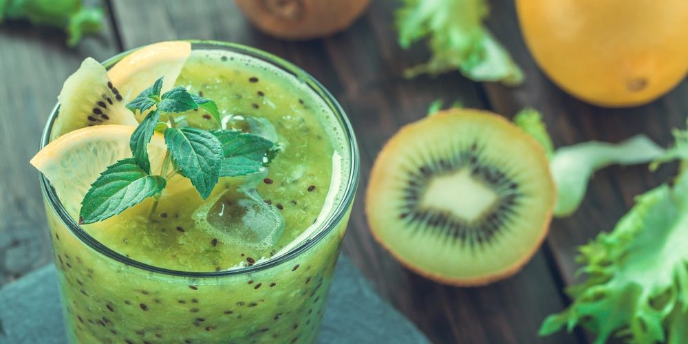 البرتقال والكيوي..عصير طبيعي يحميك من نزلات البرد و ينقص الوزن