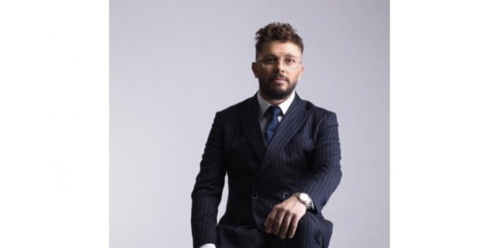 بالفيديو.. حاتم عمور يطرح جديده الفني « لاموغ باقي حاكمني »