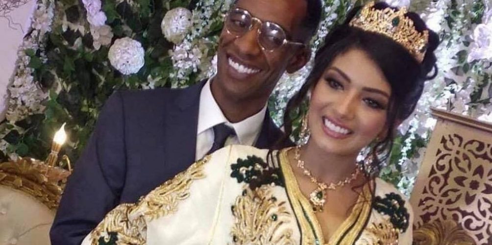 في ليلة زفافهما.. زوجة « إكشوان إكنوان » تخطف الأنظار بجمالها (صور وفيديو)