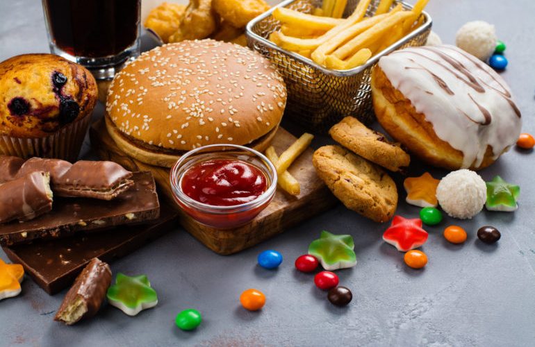 بسبب التغذية غير الصحية.. 11 مليون شخص يموتون حول العالم سنويا