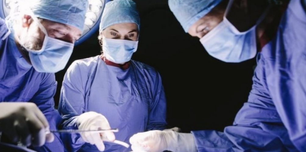 بواسطة طائرة « الدرون ».. أطباء ينجحون في زرع كلية لمريضة!