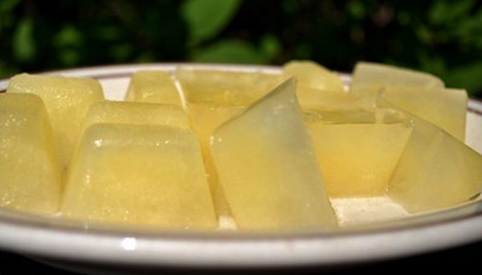 يساعدكم على خسارة الوزن.. لهذا عليكم شرب عصير الليمون المجمد