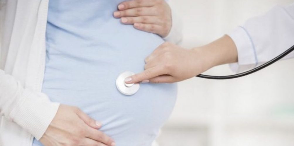 الحمل بعد الثلاثين يطيل عمر المرأة