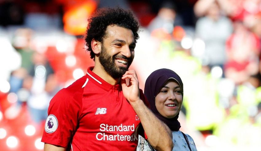 هي سر نجاحه.. أسرار تكشف لأول مرة عن زوجة محمد صلاح